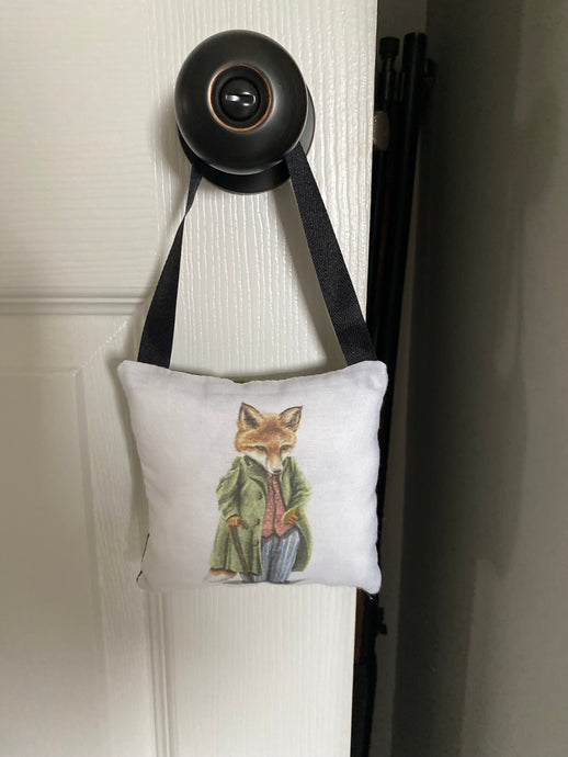 Door hanger, Fox, assorted designs.