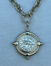 Load image into Gallery viewer, Necklace, gold medallion.