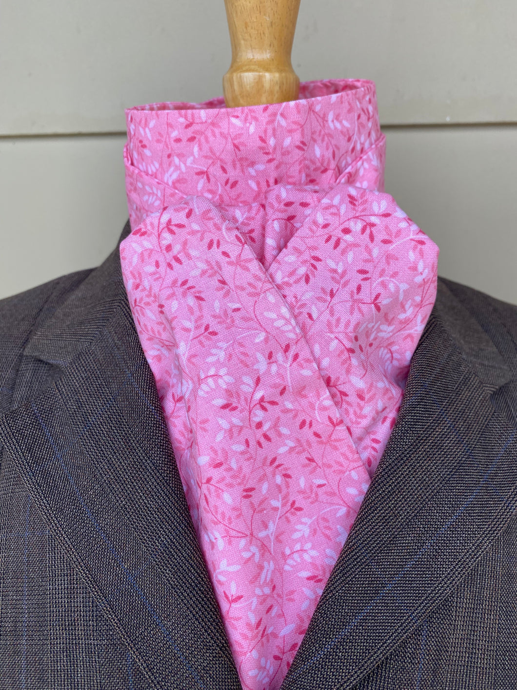 Stock tie, Pink vines