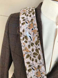 Stock tie, Elusive foxes