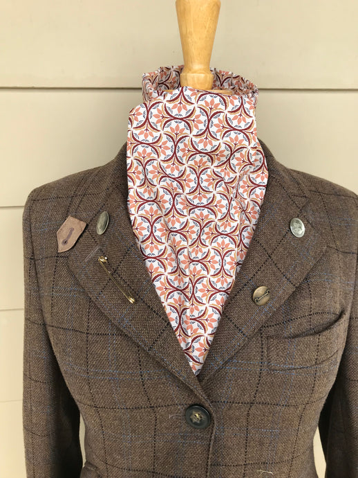 Stock tie, Rosehips