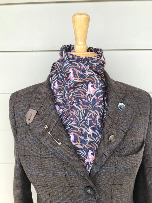 Stock tie, Fox in leafy forest