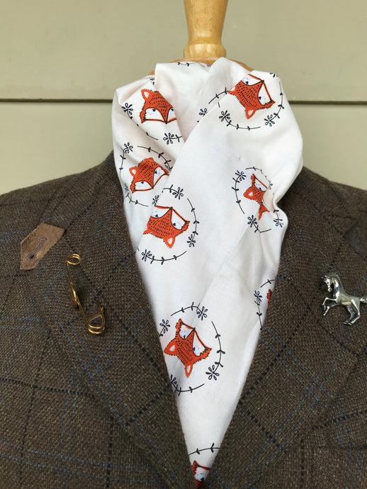 Stock tie, Fox mask in wreath